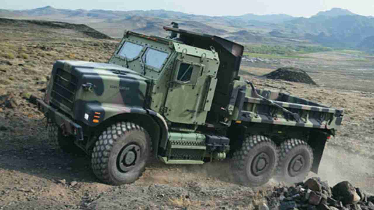Oshkosh fecha contrato de US$ 49 milhões para renovar MTVR dos Fuzileiros Navais dos EUA (X @OshkoshDefense)