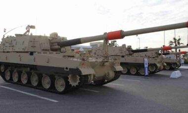 Suécia avalia compra de até 40 obuseiros K9 Thunder para reforçar sua artilharia