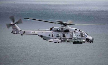Alemanha recebe 1º helicóptero NH90 Sea Tiger para reforçar guerra antissubmarino