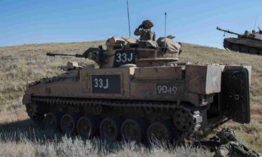 Exército Britânico aposenta Warrior e mantém aposta no Ajax apesar de falhas técnicas