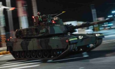 Taiwan testa tanques Abrams M1A2T em exercício de defesa urbana em Hsinchu