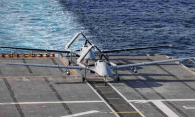 Turquia testa ataque coordenado inédito com TB3 e USV Albatros-S