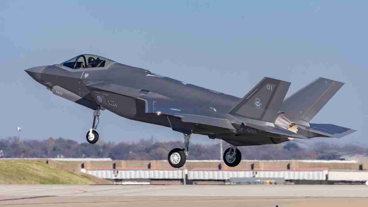 Finlândia realiza voo inaugural do F-35 e inicia fase final de integração à defesa aérea