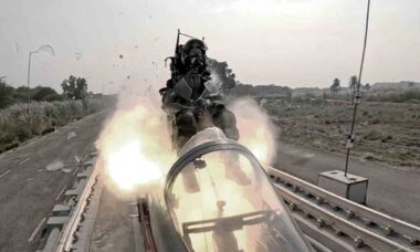 Sistema indiano de ejeção para aeronaves durante os testes. Dezembro de 2025. Foto: DRDO