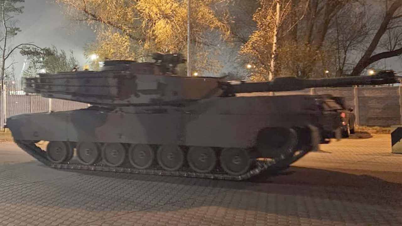 Abrams M1A2 SEPv3. X @AgencjaUzbr