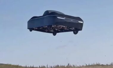 Vídeo mostra funcionamento do primeiro carro voador do mundo