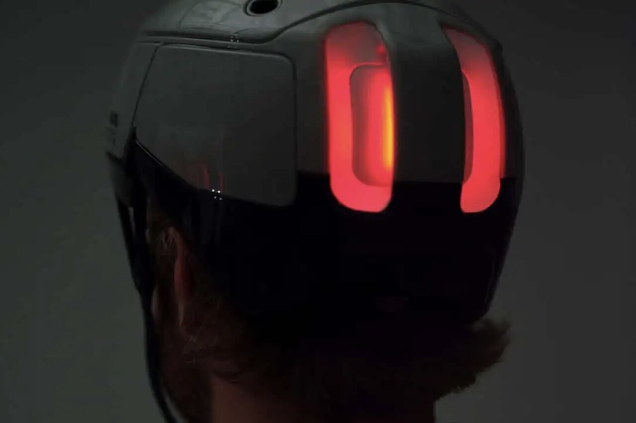 Also anuncia capacete inteligente com faróis e luzes de freio para suas bikes elétricas