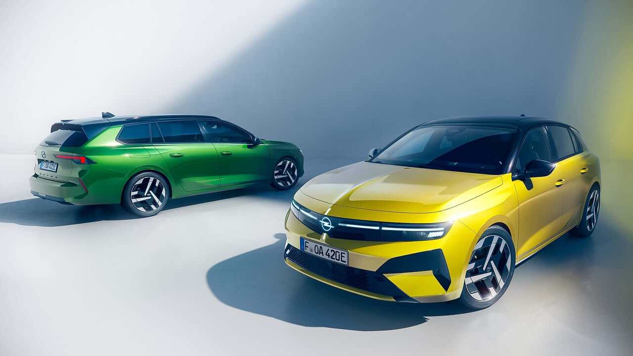 オペル、2026年向けのアストラとアストラ・スポーツツアラーを発表