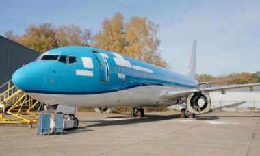 Avião da KLM na pista