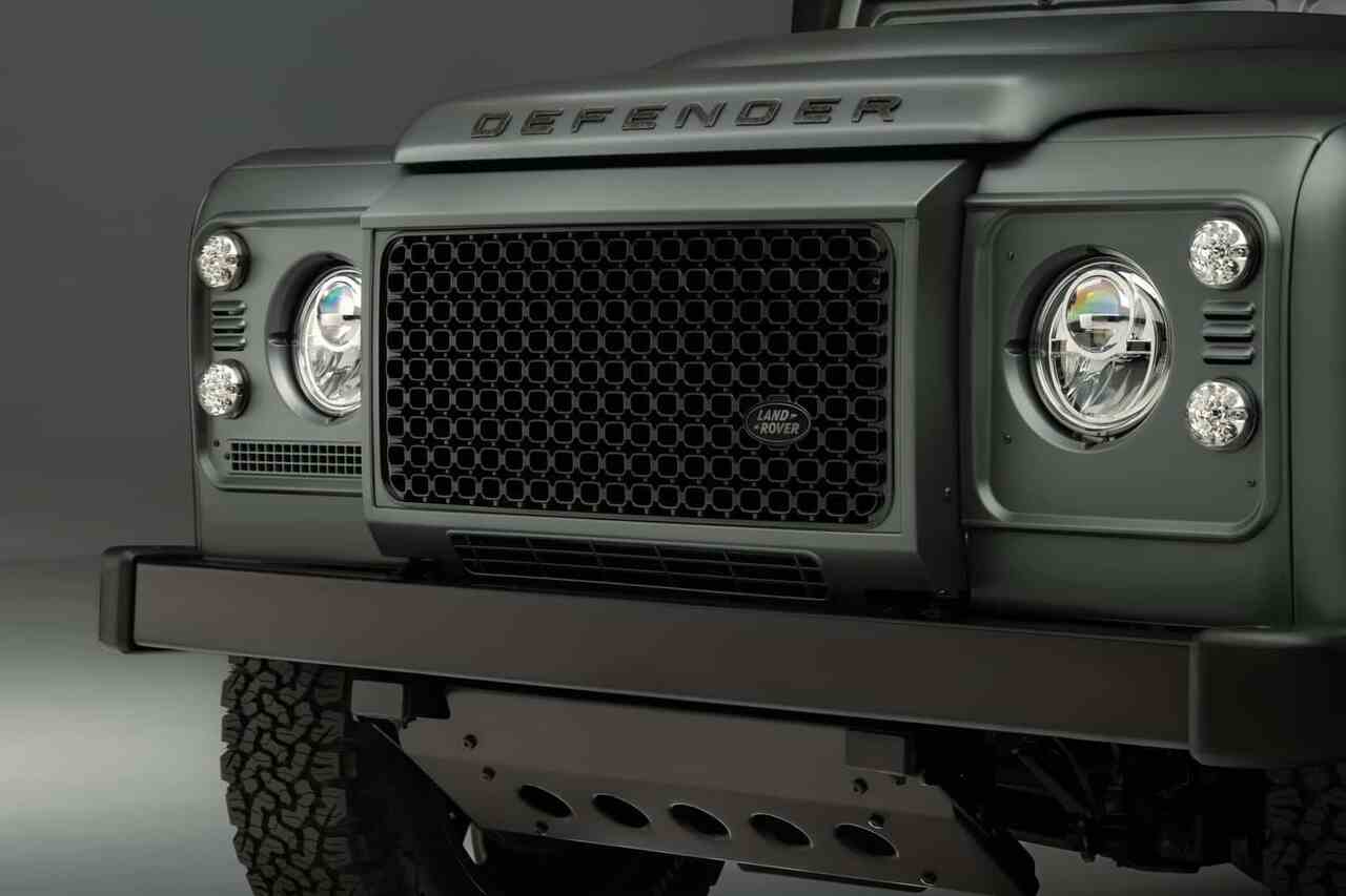 Land Rover Classic anuncia pinturas do Octa para o Defender V-8