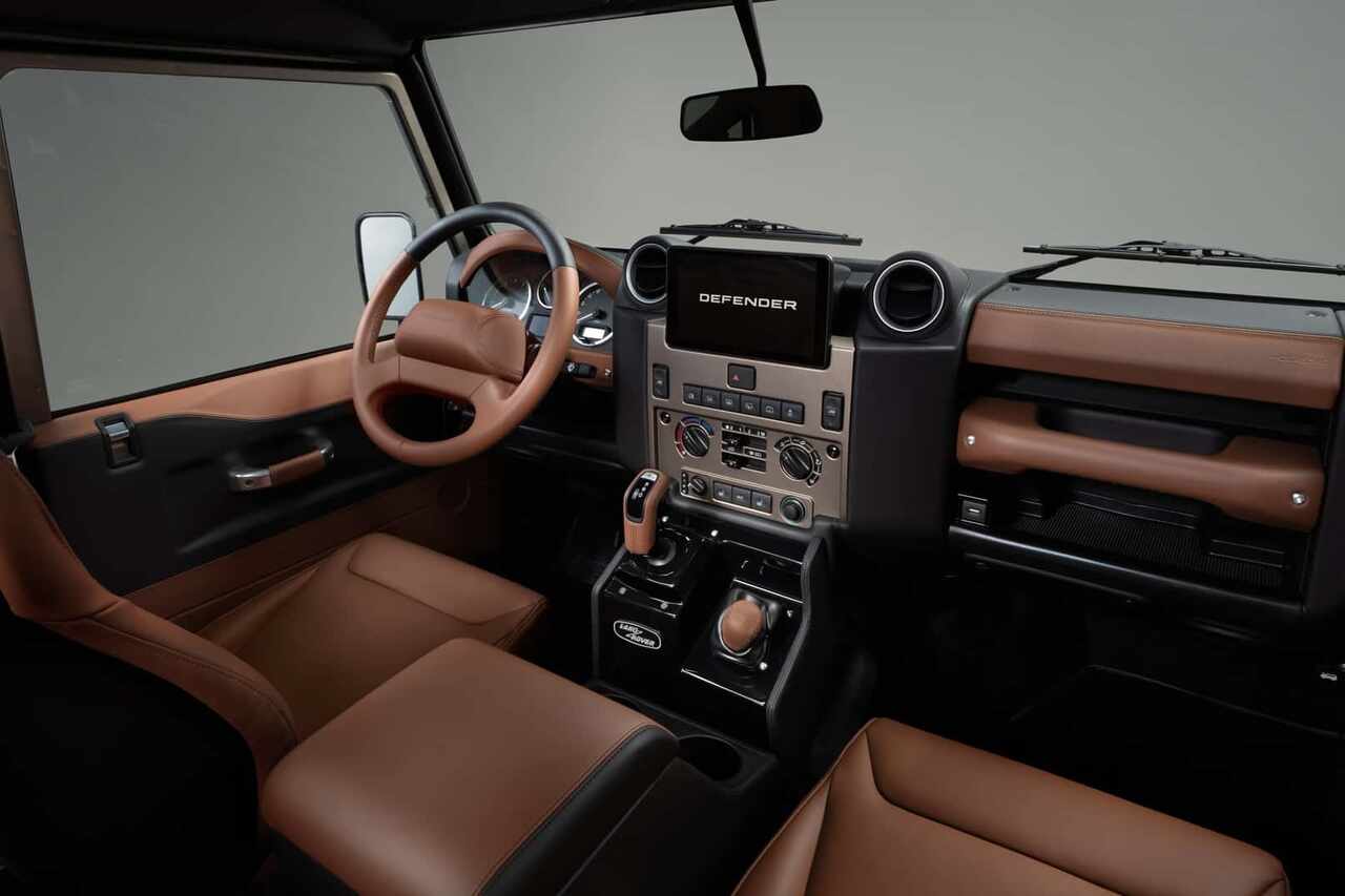 Land Rover Classic anuncia pinturas do Octa para o Defender V-8