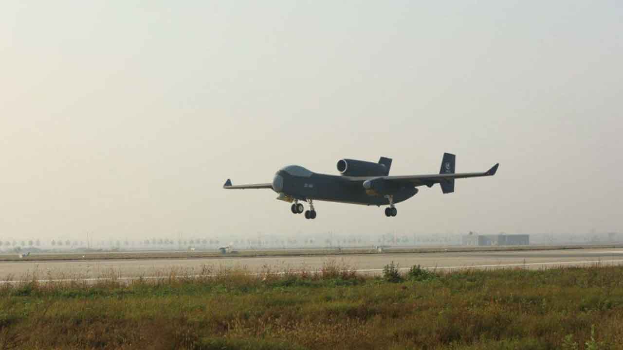 Mutterdrohne Jiutian während Tests in China. Quelle: CGMeifangZhang / Xi'an Chida Aircraft