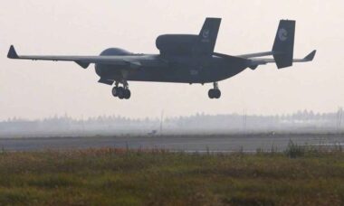 Drone-mãe Jiutian durante testes na China. Fonte: CGMeifangZhang / Xi'an Chida Aircraft