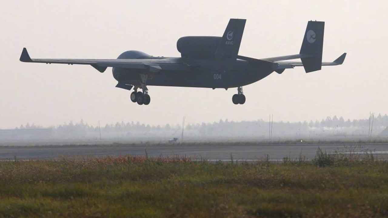 Mutterdrohne Jiutian während Tests in China. Quelle: CGMeifangZhang / Xi'an Chida Aircraft