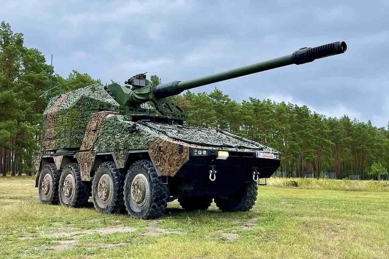 The United Kingdom and Germany sign $70 million contract for mobile artillery RCH 155