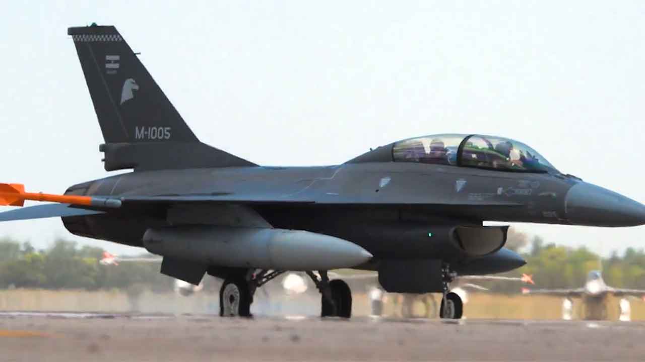 F-16. Foto: X @OPRArgentina