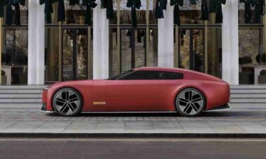 Type 00 faz aparição pública para celebrar os 90 anos da Jaguar