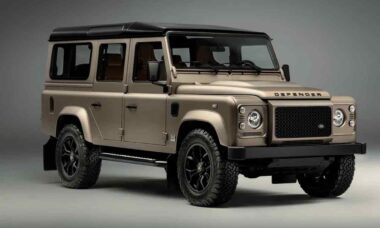 Land Rover Classic anuncia pinturas do Octa para o Defender V-8