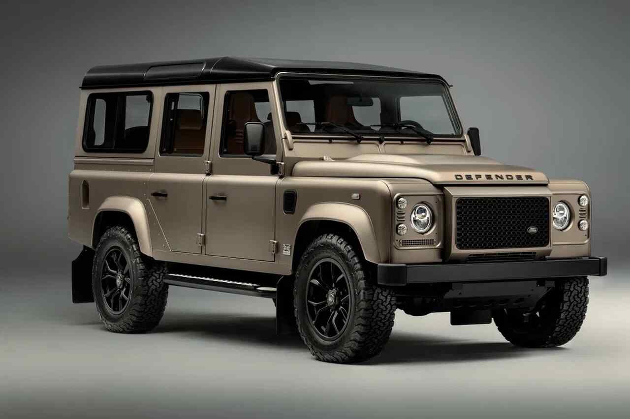 Land Rover Classic anuncia pinturas do Octa para o Defender V-8