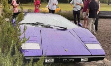 Mistério: Lamborghini Countach 1977 dirige sozinha em castelo escocês (Foto: Instagram)