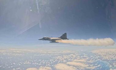 FAB realiza primeiro disparo real do míssil Meteor com o caça F-39E Gripen. Foto: FAB