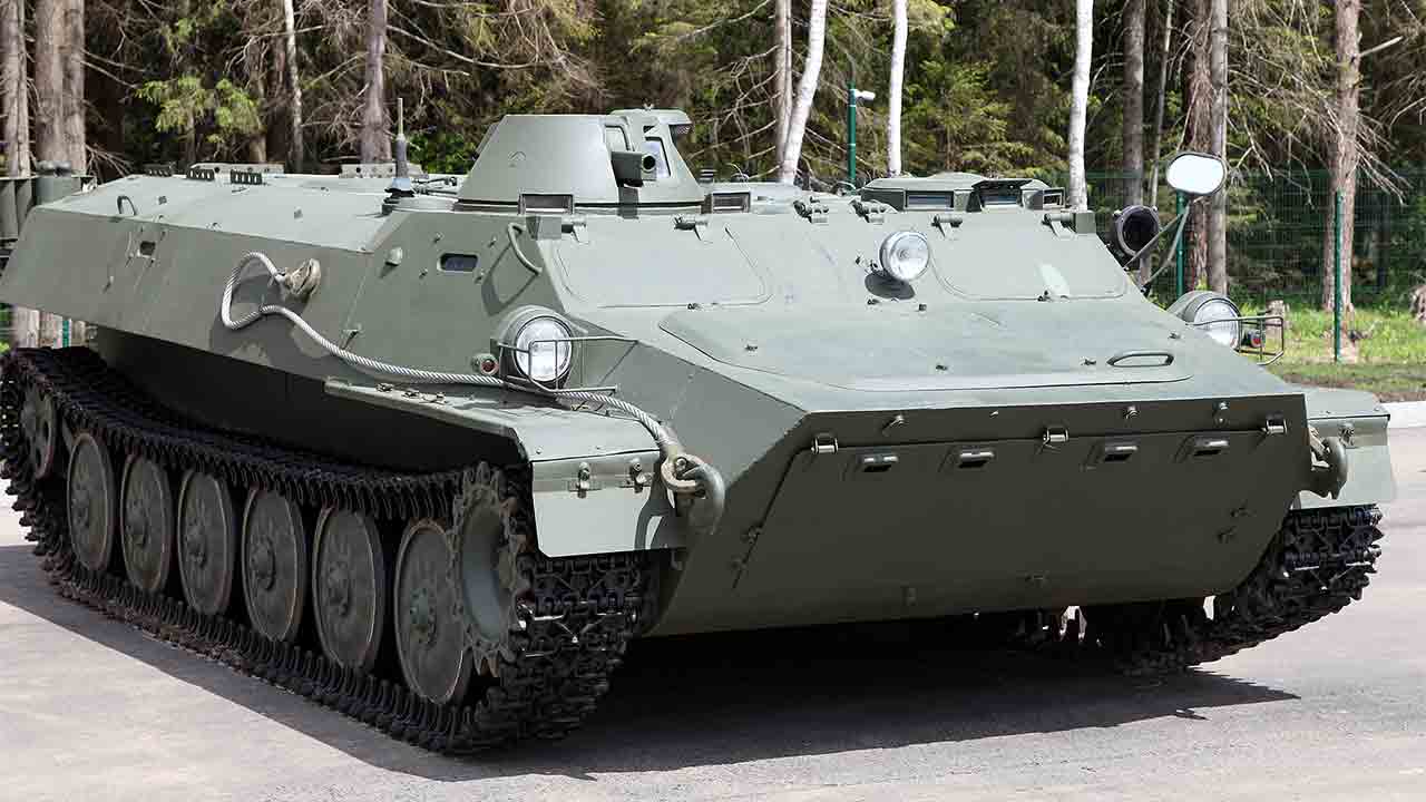 Russisches gepanzertes Fahrzeug MT-LB. Foto: Wikimedia