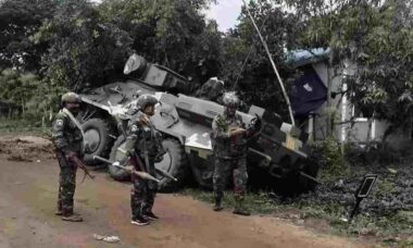Exército da Tailândia perde veículo blindado BTR-3E em confrontos na fronteira com o Camboja