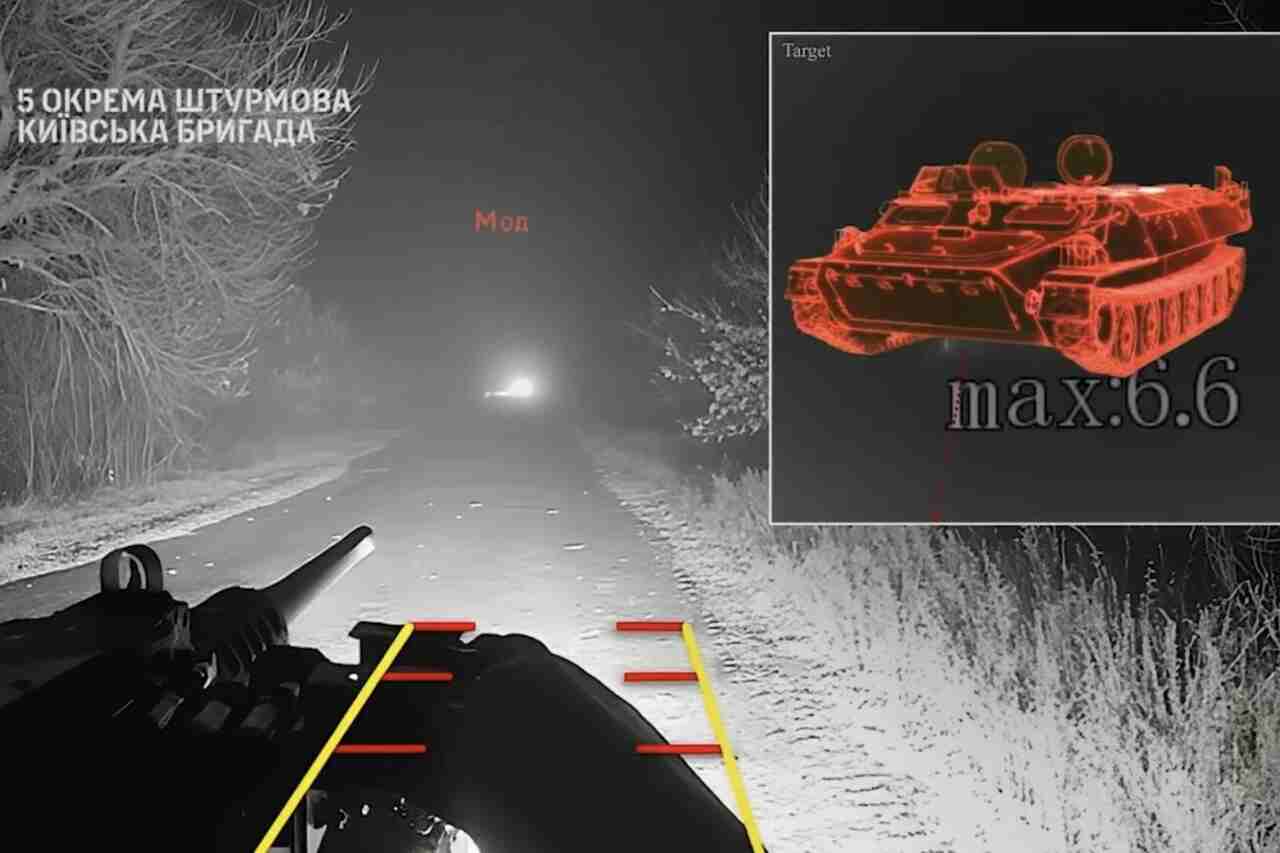 Veículo não tripulado ucraniano destrói veículo blindado russo durante tentativa de ataque