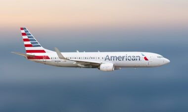 Piloto da American Airlines deixa internautas de queixo caído após mostrar sua folha de pagamento