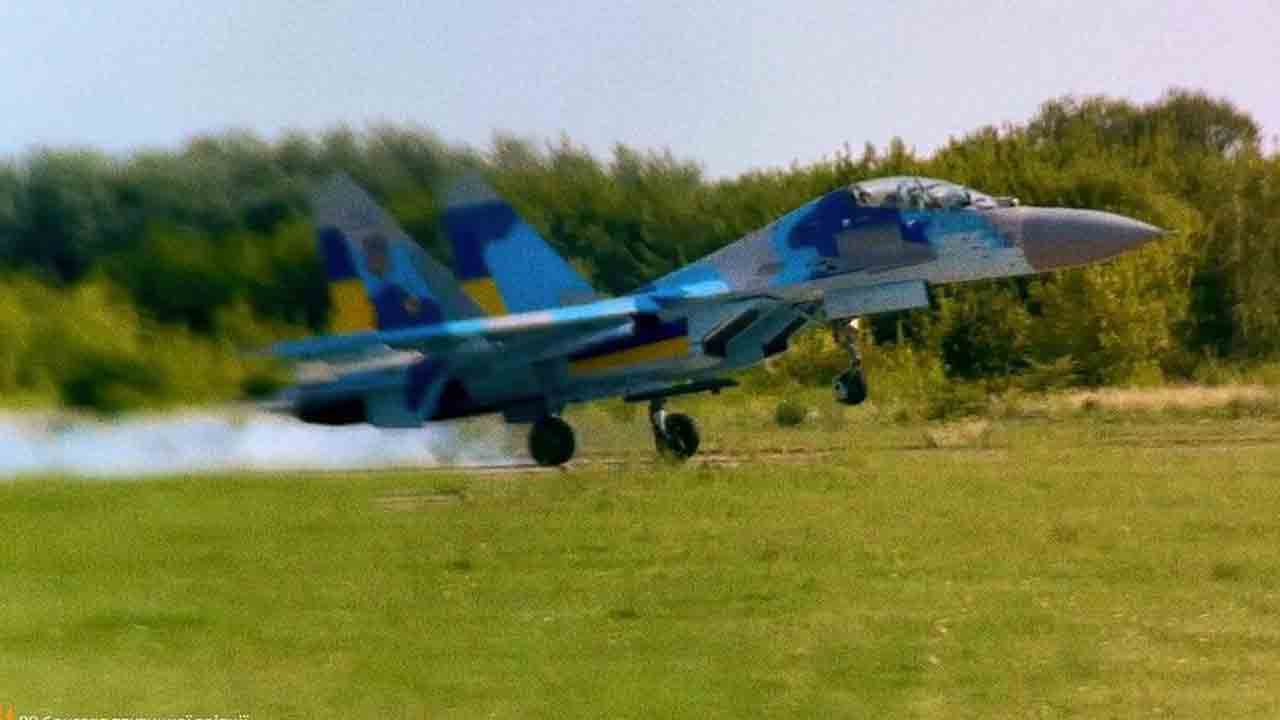 Su-27UB della 39ª Brigata di Aviazione Tattica. Telegram @UkrAirForce