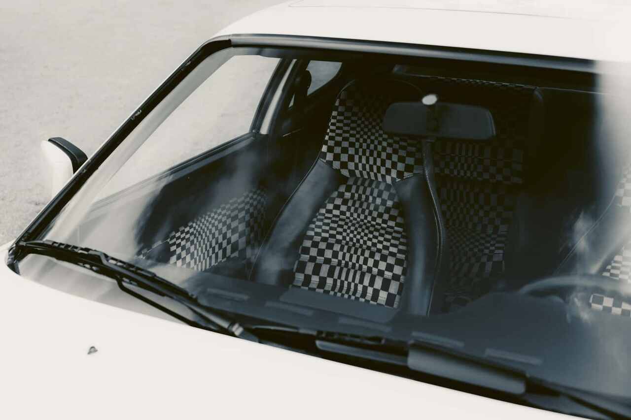 Porsche, 상징적인 패브릭 복귀 결정