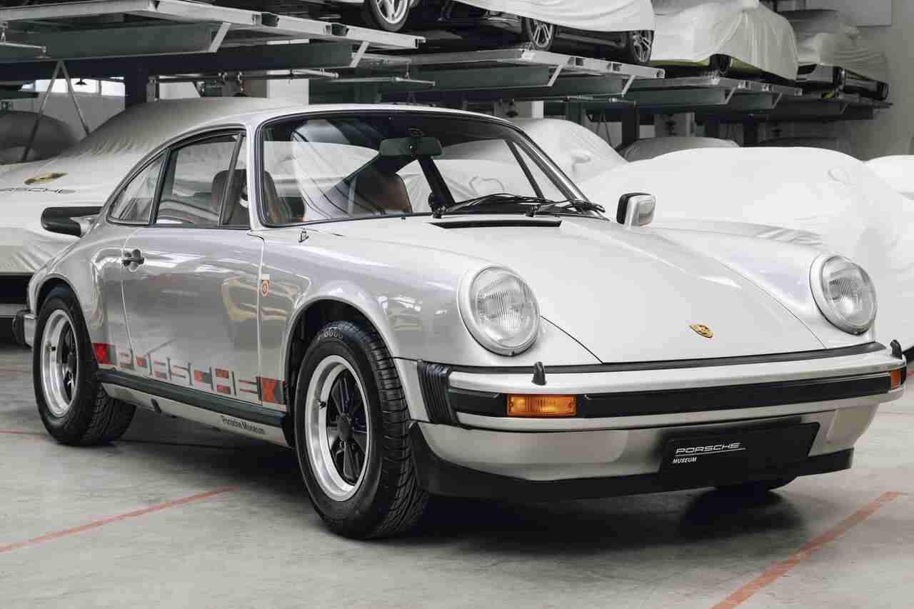 Porsche, 상징적인 패브릭 복귀 결정