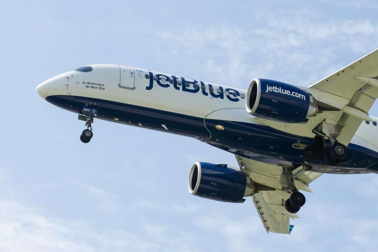 A JetBlue repülőgépe alig elkerülte a légi ütközést az Egyesült Államok Légierőjének gépével Venezuela fölött