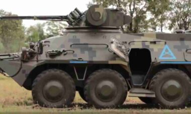 Tailândia emprega blindados ucranianos BTR-3 em combates contra o Camboja