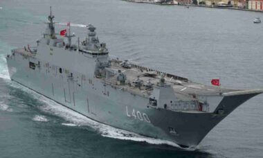 Turquia envia porta-drones TCG Anadolu para exercício naval da OTAN na Europa