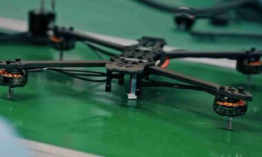 Ucrânia usa drone FPV Shrike para derrubar 1 Shahed russo no ar