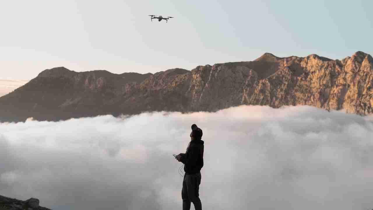 China tests swarm with 200 drones controlled by 1 soldier using AI tactics