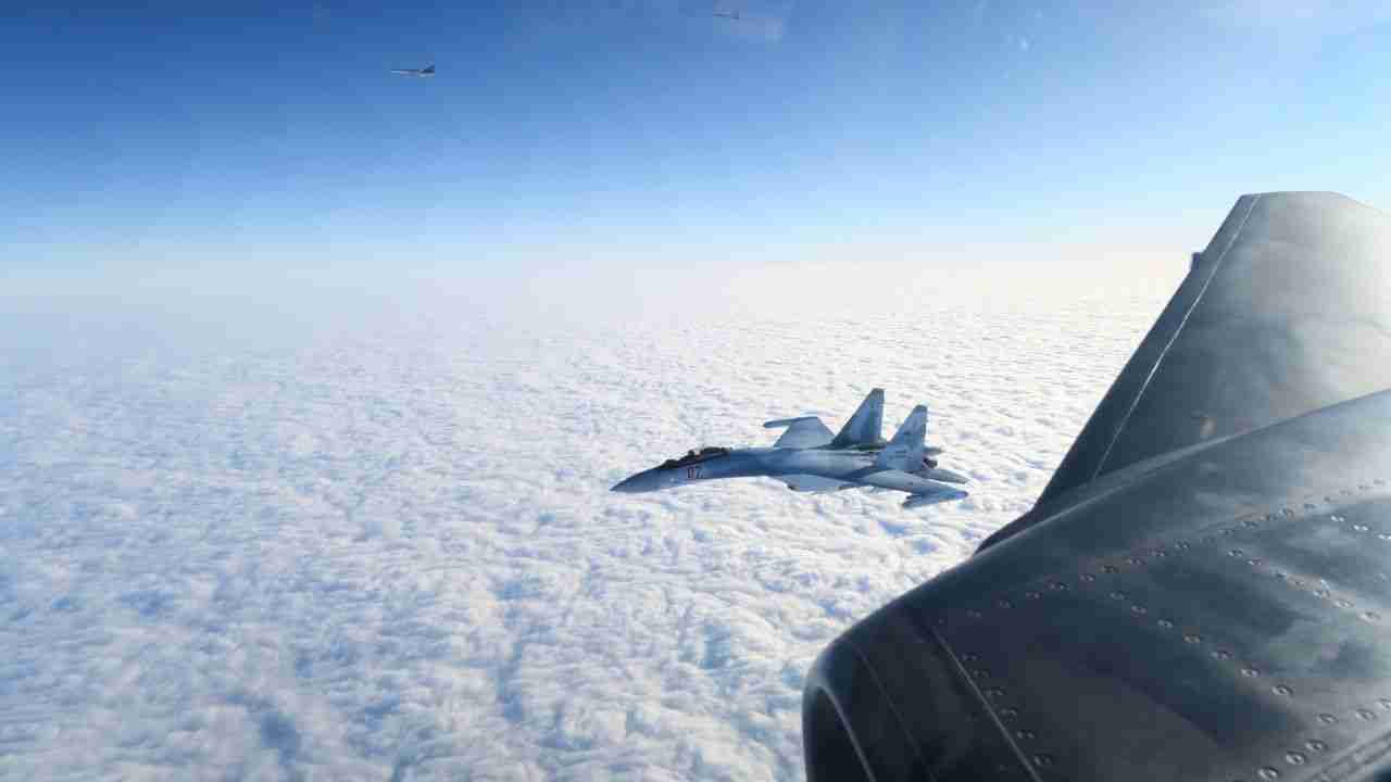 Sverige opstiller jagere efter at have identificeret russiske Su-35S og Tu-22M3 over Østersøen