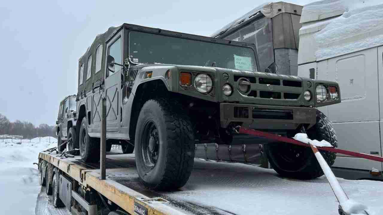 Japan sender Toyota HMV-køretøjer til Ukraine for at styrke militær mobilitet
