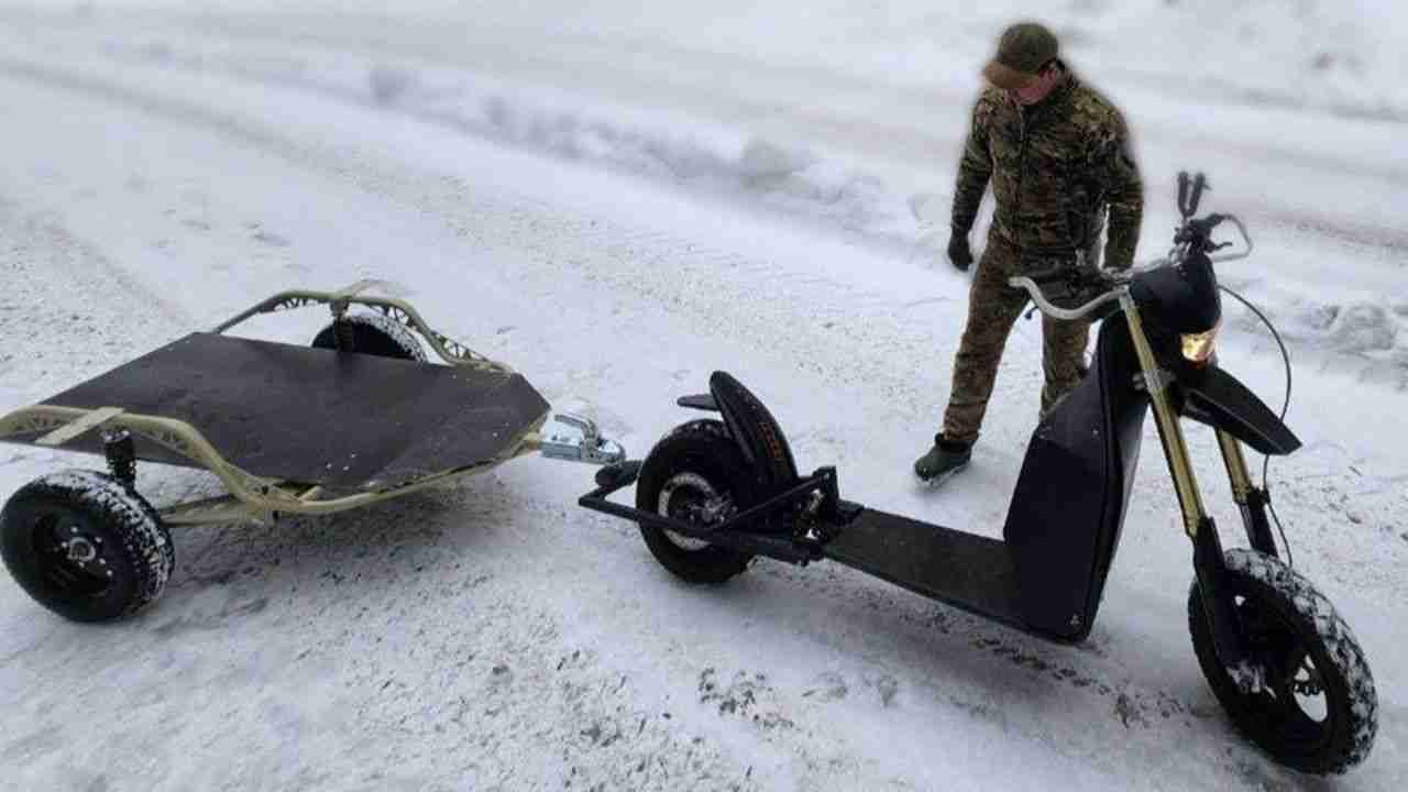 Kalashnikov entrega motos e scooters elétricos para a logística russa na linha de frente