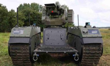 Dinamarca compra 8 veículos terrestres não tripulados para testes do Exército em 2026