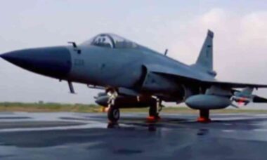 Arábia Saudita avalia compra de JF-17 do Paquistão em acordo bilionário