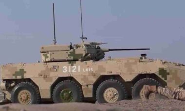China coloca em operação o novo veículo blindado Type 19 8×8 no oeste do país