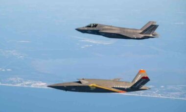 XQ-58 Valkyrie: EUA aposta em drone para ampliar operações com caças tripulados