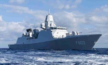 Fragata holandesa derruba 7 drones em exercício da OTAN no Reino Unido