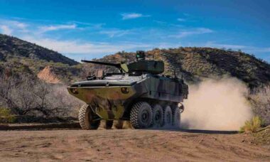 Canhão Mk44S Bushmaster inicia produção em massa para o veículo anfíbio ACV-30