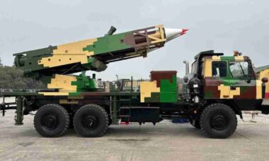 Índia apresenta Suryastra: novo lançador de foguetes com alcance de até 300 km
