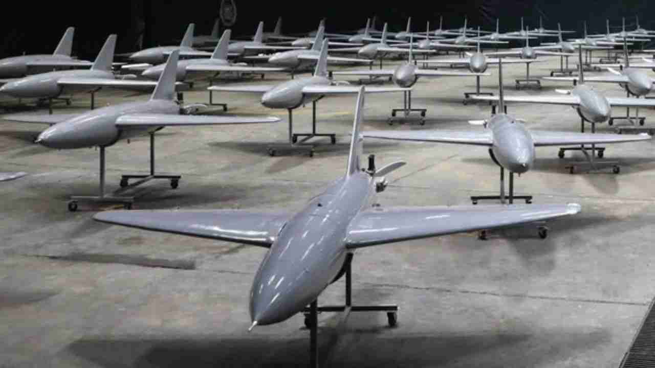 Iran tilføjer 1.000 droner til sit arsenal efter Trumps trusler, hvilket øger den militære spænding