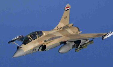 Iraque negocia compra de 14 caças Rafale F4 da França com foco em superioridade aérea