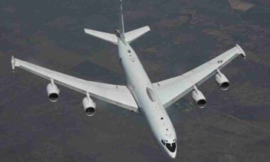 Marinha dos EUA investe US$ 20 milhões na modernização do avião E-6B